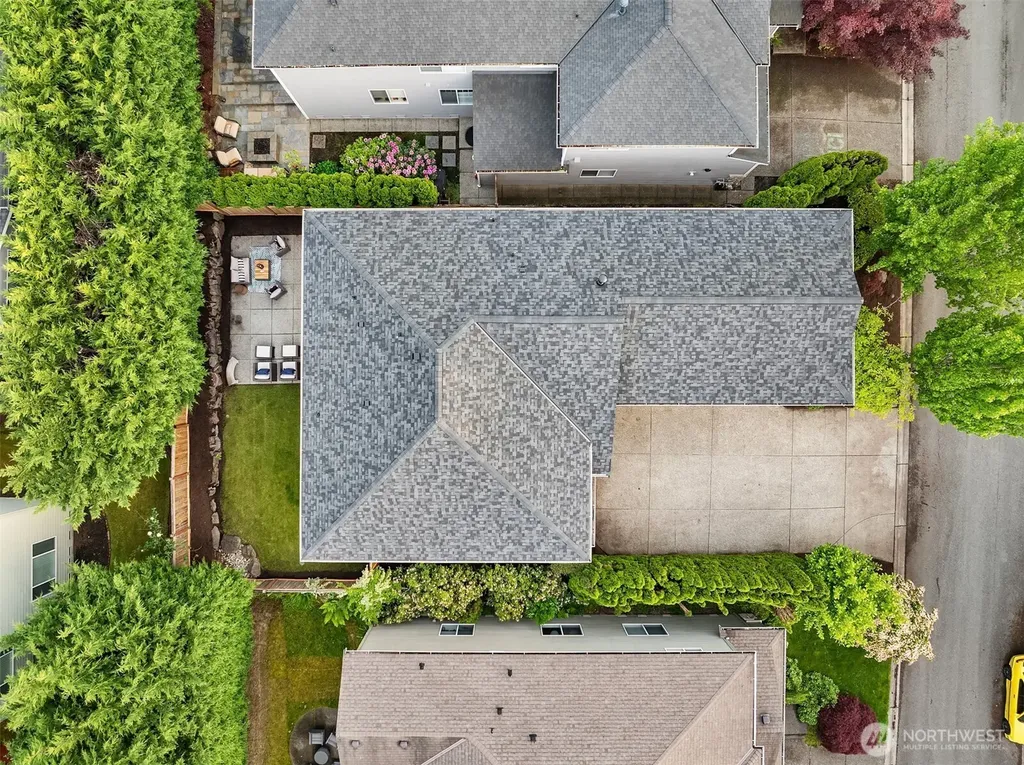 914 272nd Place SE Sammamish WA 98075