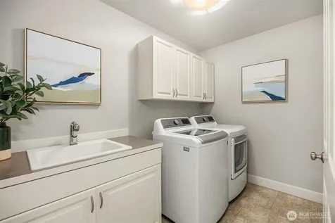 914 272nd Place SE Sammamish WA 98075