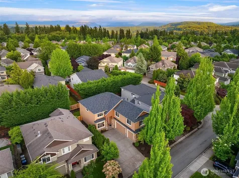 914 272nd Place SE Sammamish WA 98075