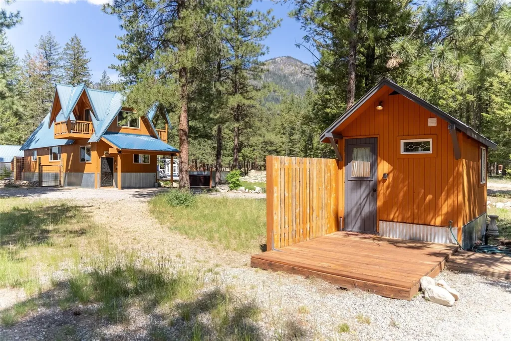 13 Littel Road Mazama WA 98833