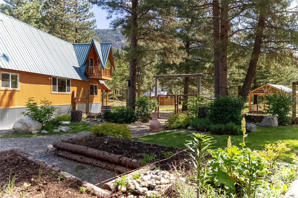 13 Littel Road Mazama WA 98833