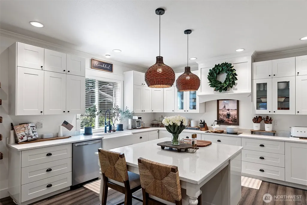 191 E Sterling Drive Allyn WA 98524