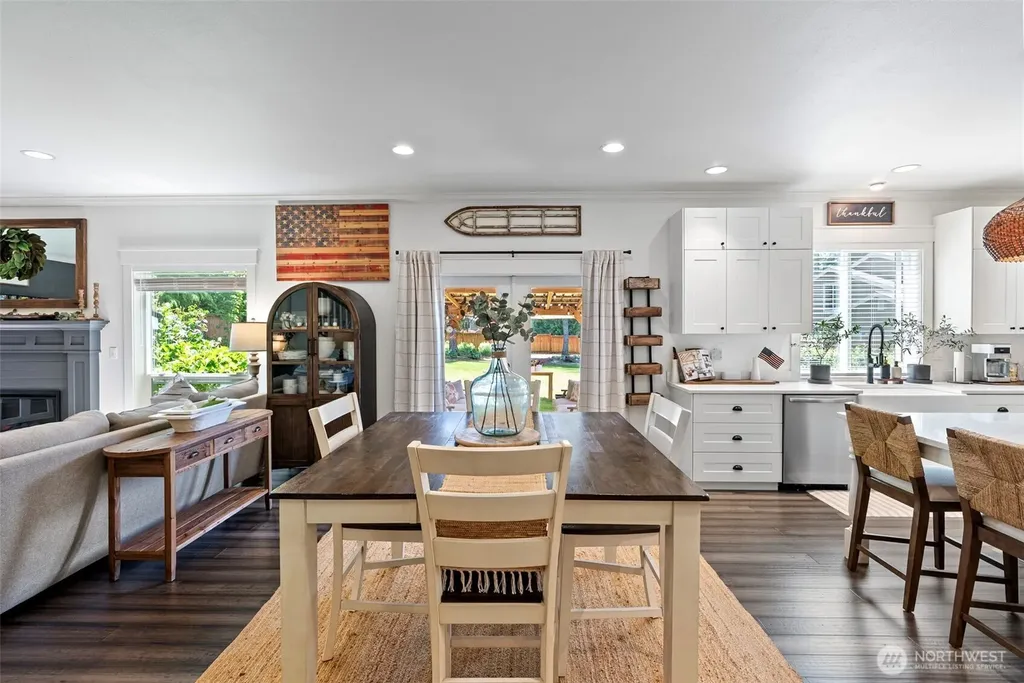 191 E Sterling Drive Allyn WA 98524