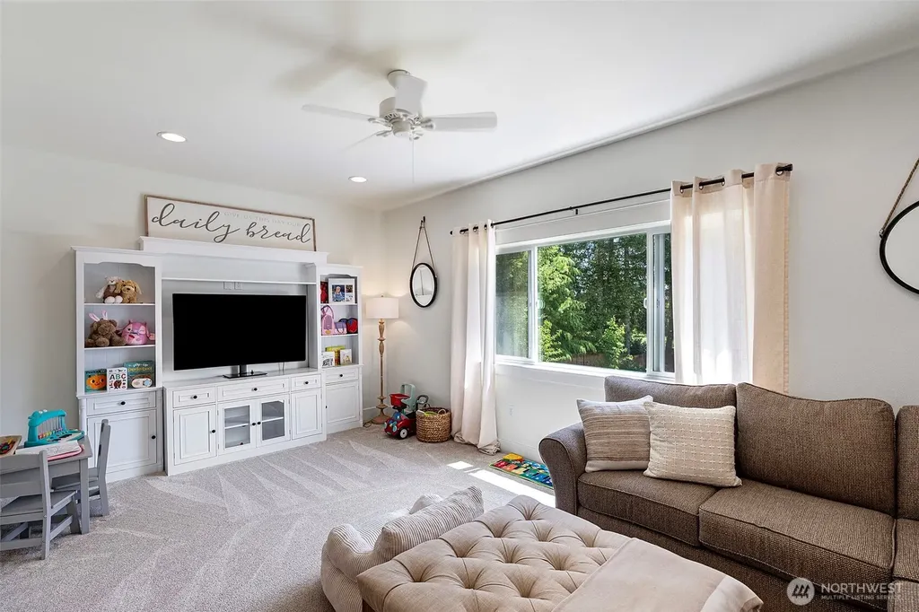 191 E Sterling Drive Allyn WA 98524