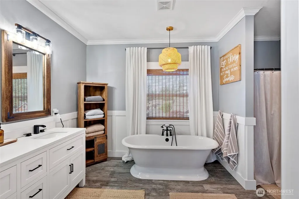 191 E Sterling Drive Allyn WA 98524