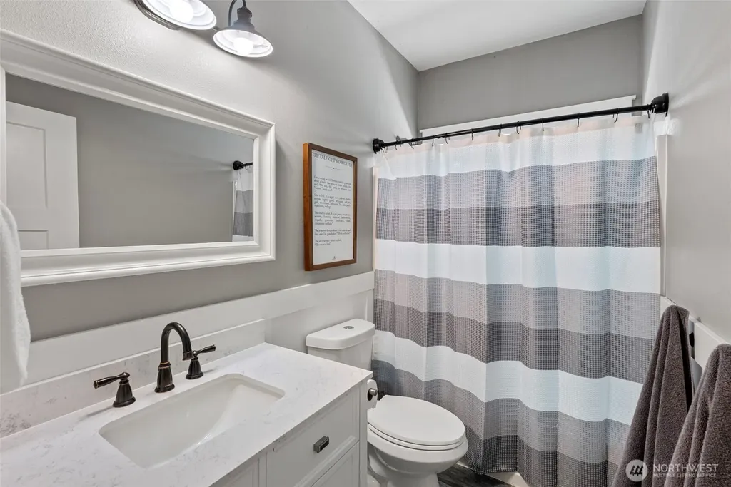 191 E Sterling Drive Allyn WA 98524