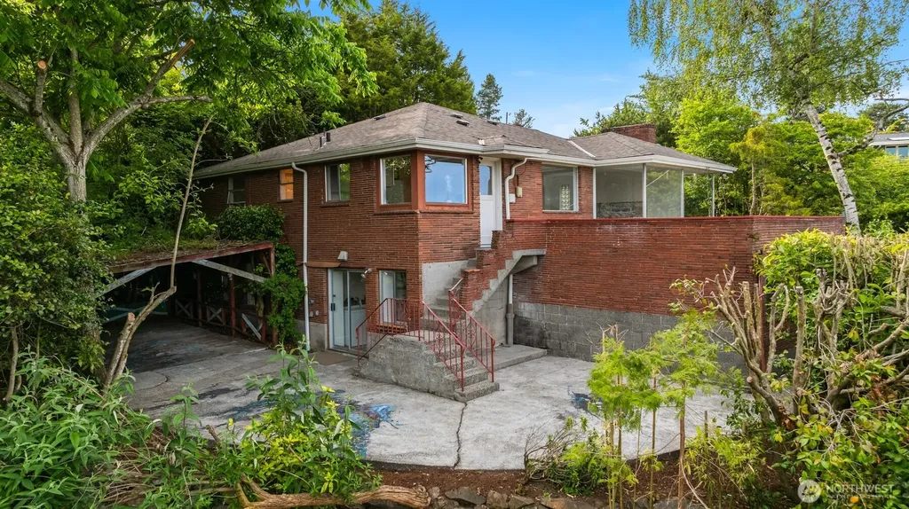 5235 S Graham Street Seattle WA 98118