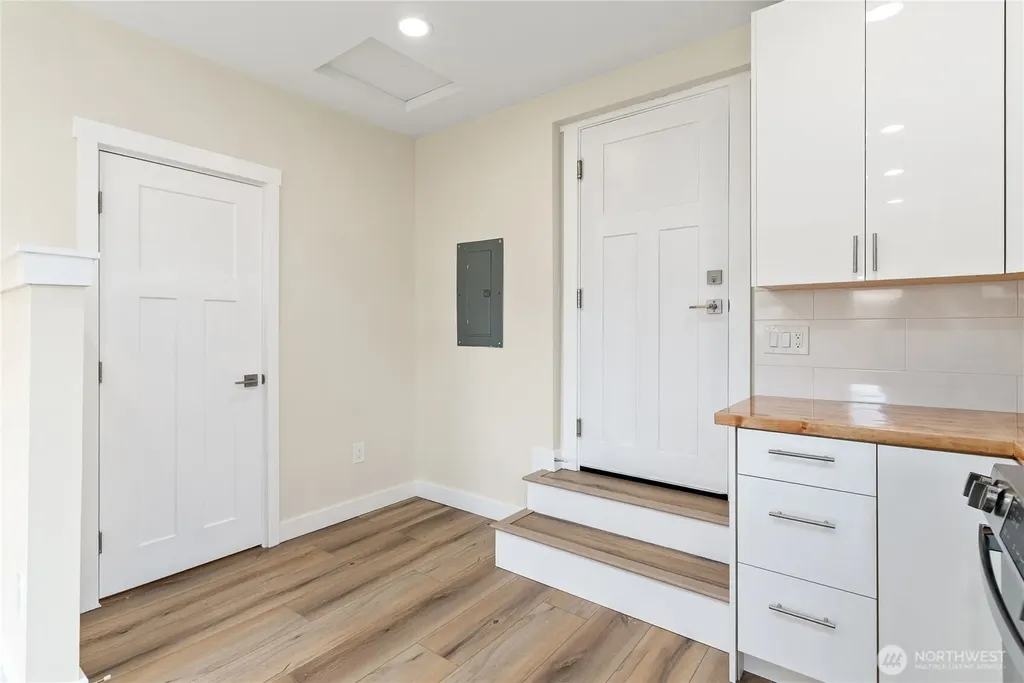 151 W Sprague Avenue Westport WA 98595