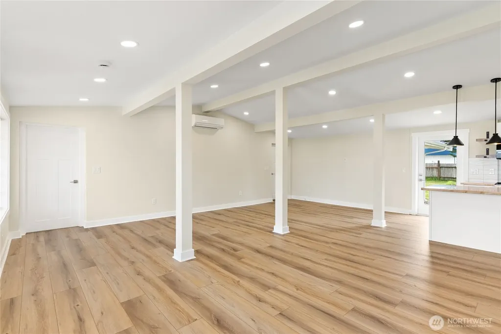 151 W Sprague Avenue Westport WA 98595