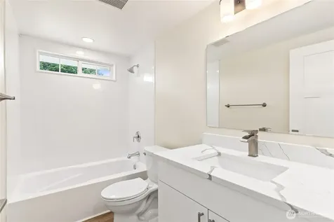151 W Sprague Avenue Westport WA 98595