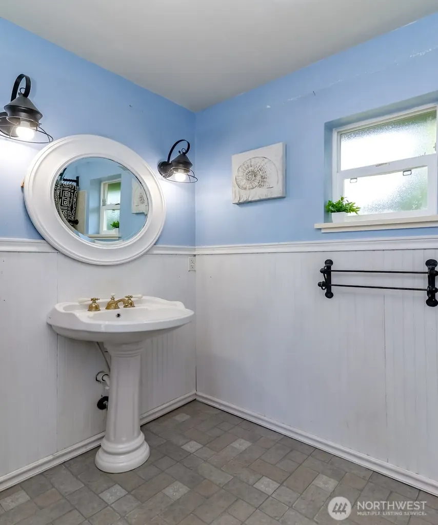 3418 Petersville Road NE Bremerton WA 98310