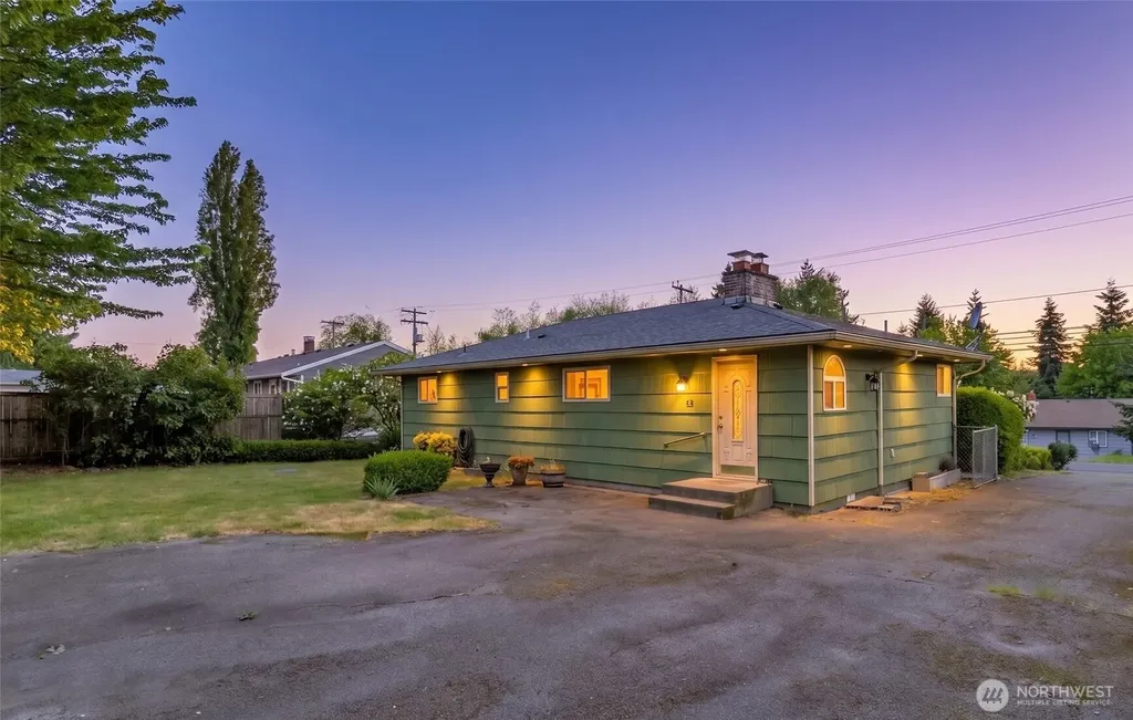3418 Petersville Road NE Bremerton WA 98310