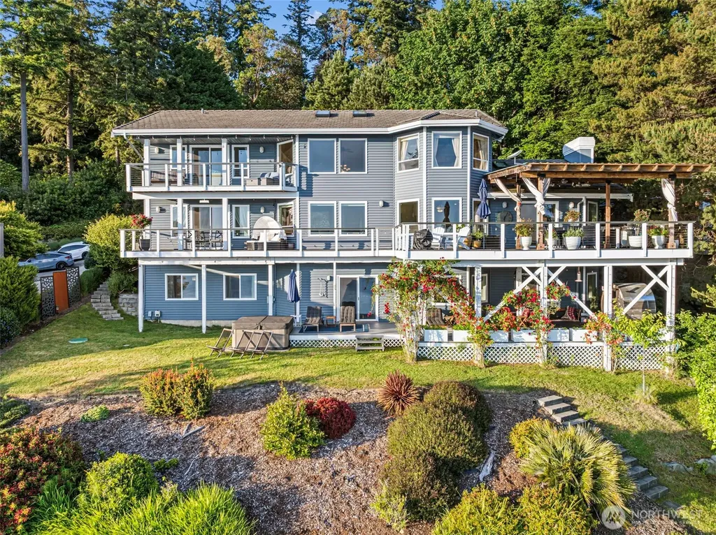 182 Bow Road Fox Island WA 98333