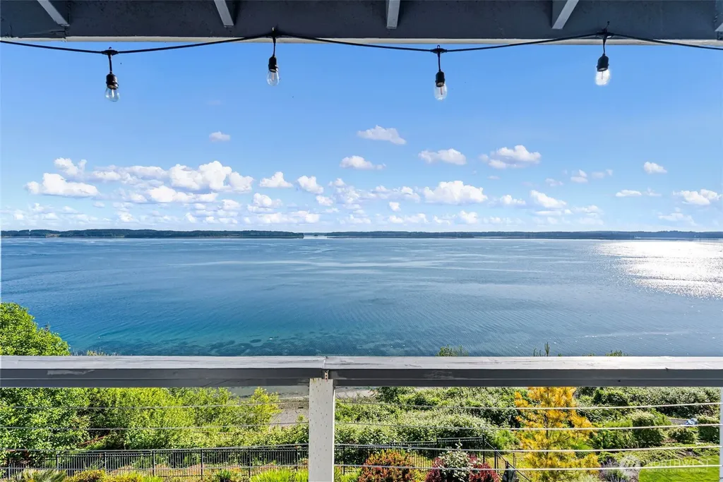 182 Bow Road Fox Island WA 98333