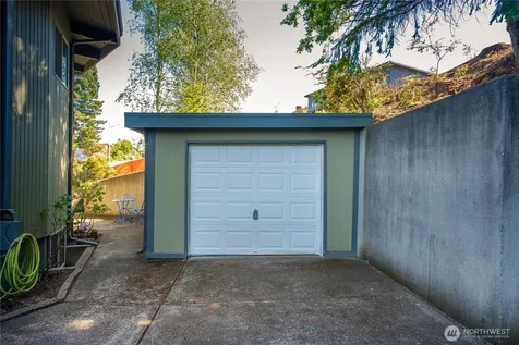 4654 N Vassault Street Tacoma WA 98407