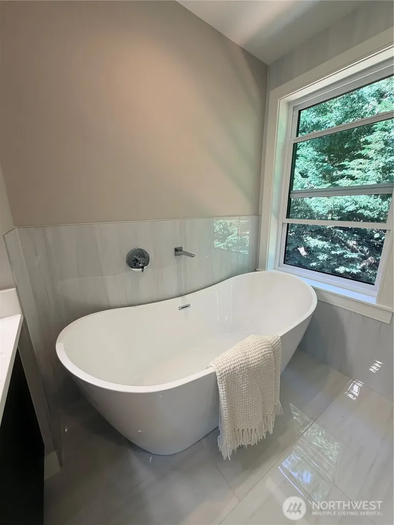 4305 NE 26 Place Renton WA 98059