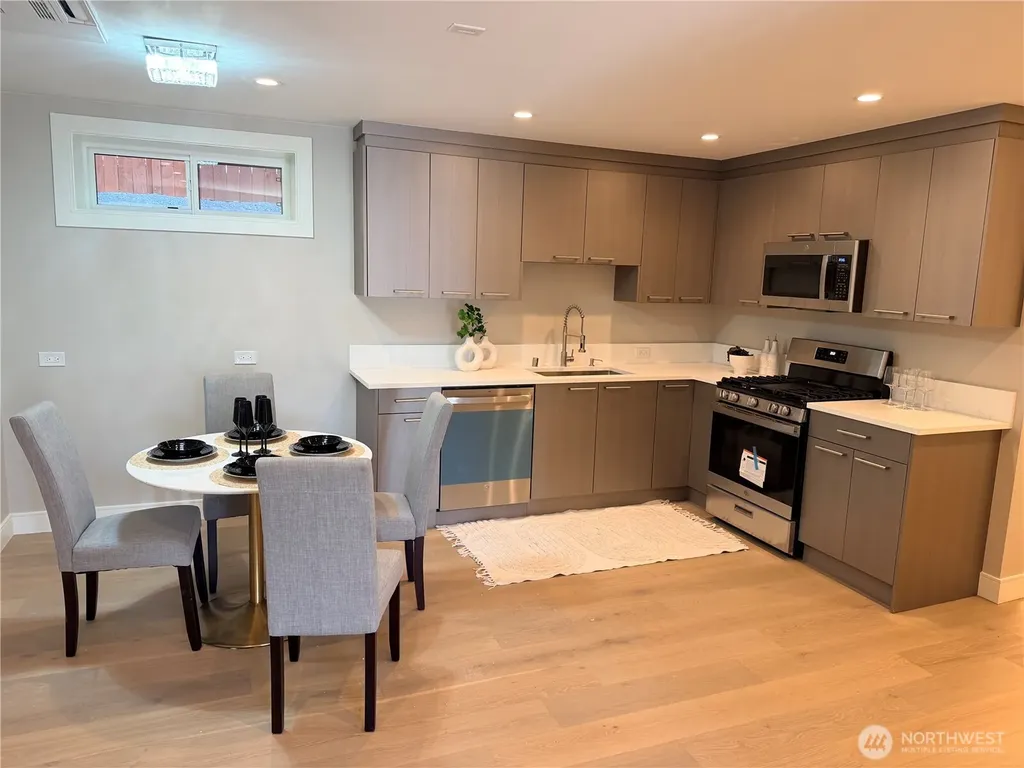 4305 NE 26 Place Renton WA 98059