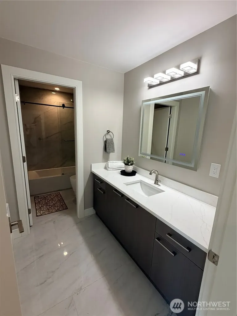 4305 NE 26 Place Renton WA 98059