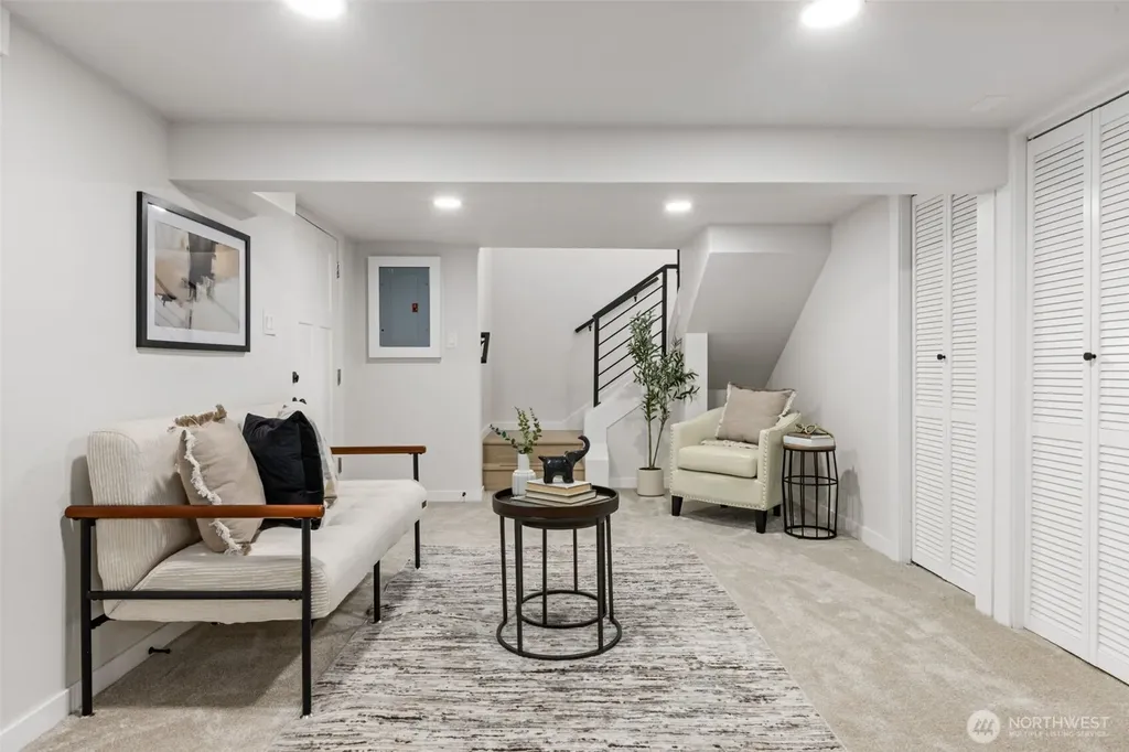 5216 40th Avenue SW Seattle WA 98136