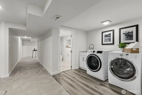 5216 40th Avenue SW Seattle WA 98136