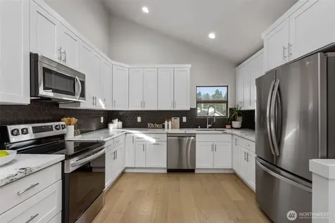 5216 40th Avenue SW Seattle WA 98136