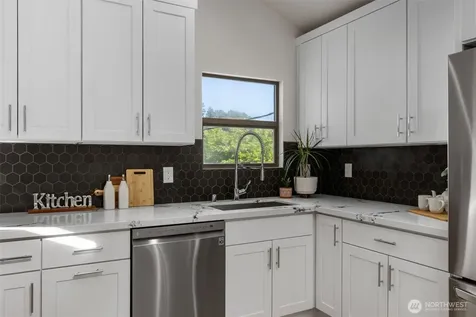 5216 40th Avenue SW Seattle WA 98136