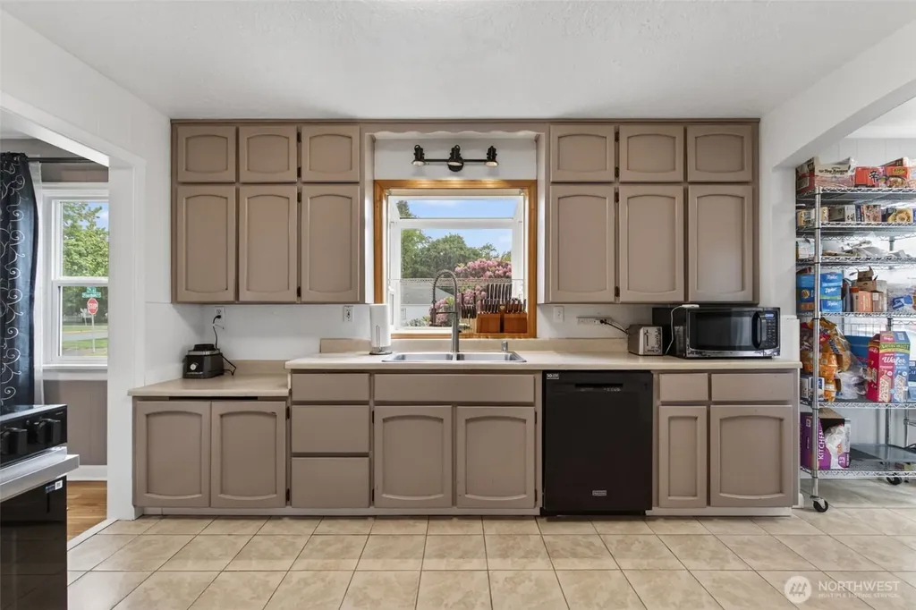 1528 7th Avenue Longview WA 98632