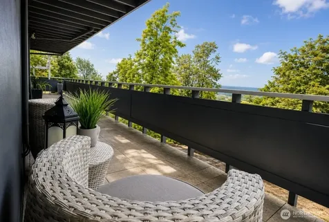 10417 Aqua Way S Seattle WA 98168