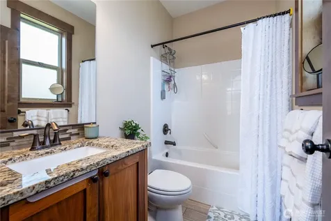 4220 121st Drive NE Lake Stevens WA 98258