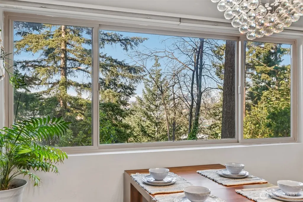 12543 NE 23rd Place Bellevue WA 98005