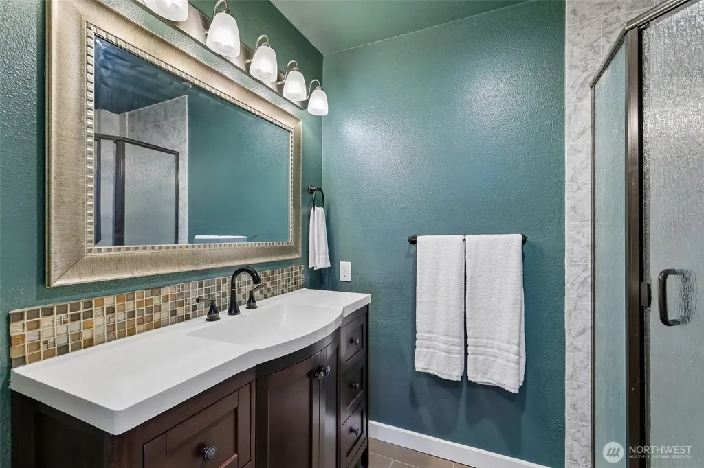 12543 NE 23rd Place Bellevue WA 98005