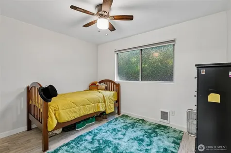 12543 NE 23rd Place Bellevue WA 98005