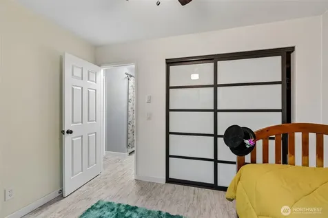 12543 NE 23rd Place Bellevue WA 98005