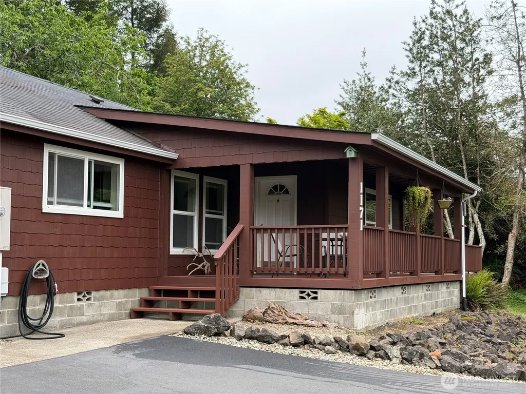1171 Ray Hicks Street Raymond WA 98577
