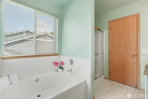 8409 152nd Avenue E Puyallup WA 98372