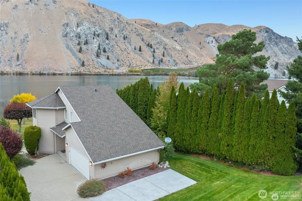 345 Lakefront Drive Orondo WA 98843