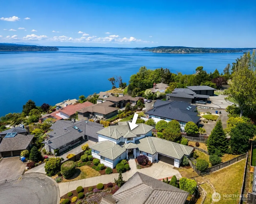41 Leschi Drive Steilacoom WA 98388