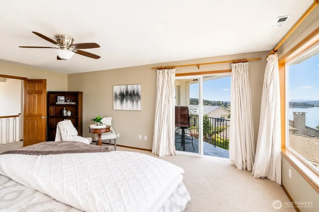 41 Leschi Drive Steilacoom WA 98388
