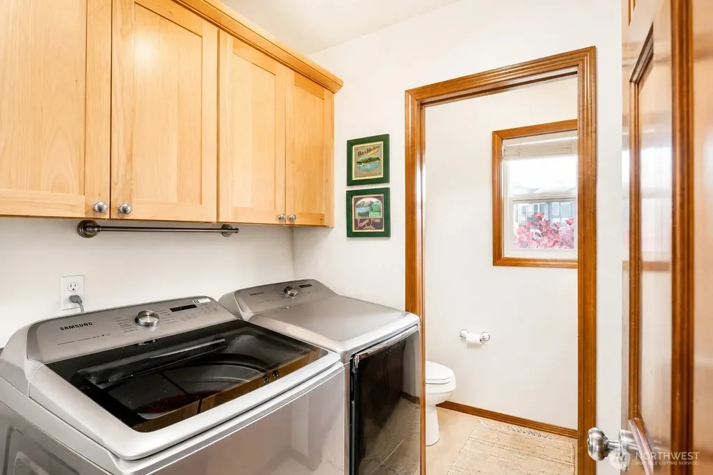 41 Leschi Drive Steilacoom WA 98388