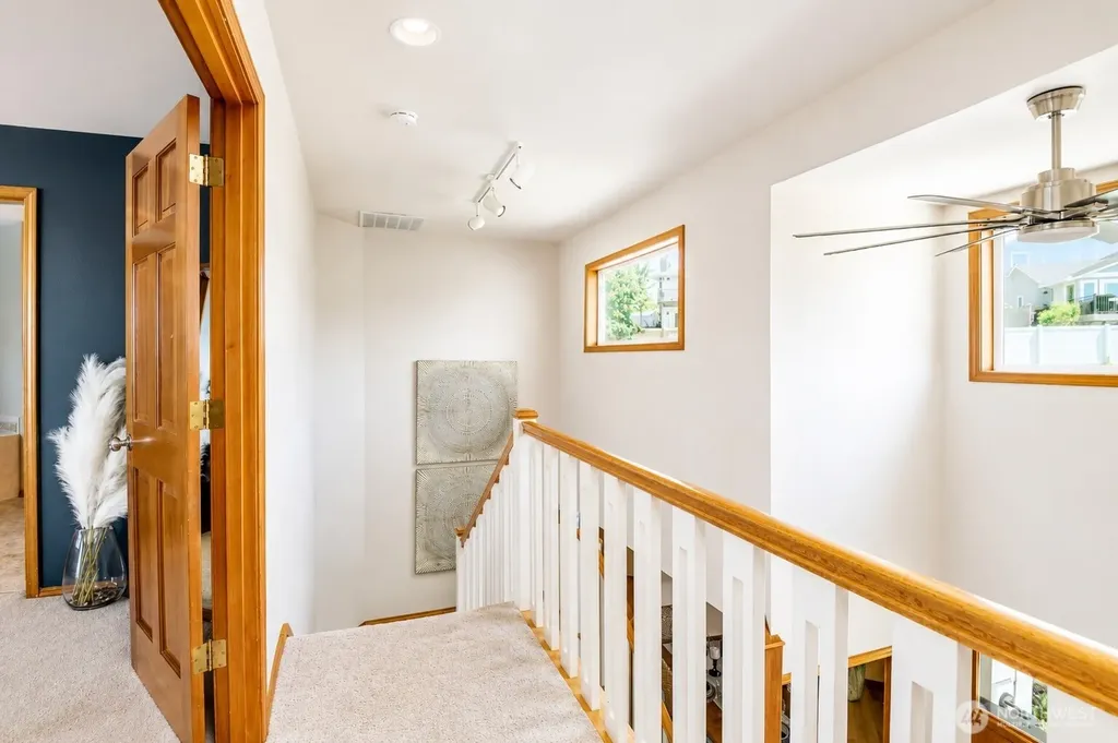 41 Leschi Drive Steilacoom WA 98388