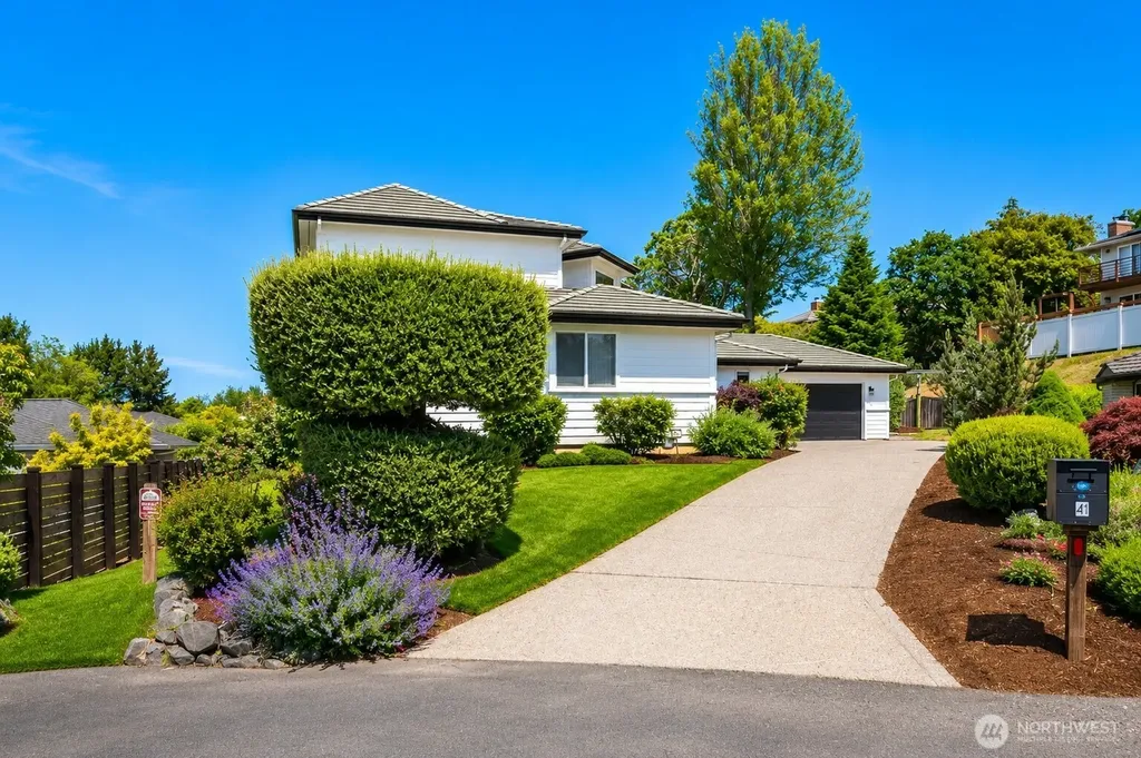 41 Leschi Drive Steilacoom WA 98388
