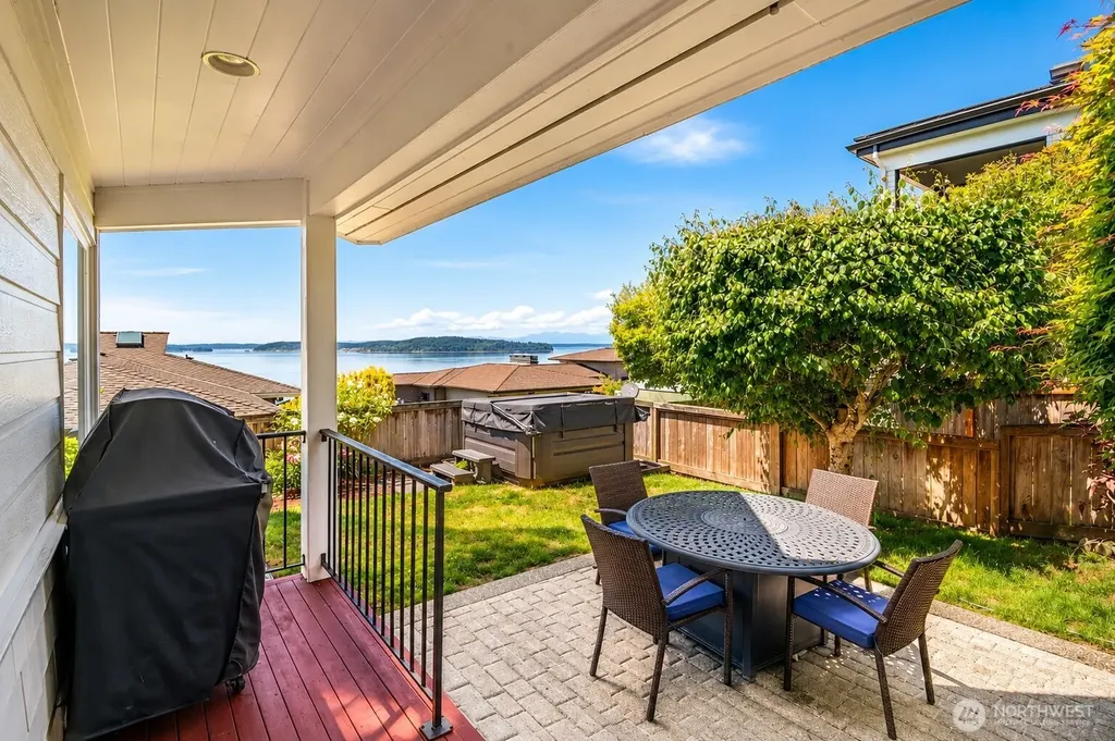 41 Leschi Drive Steilacoom WA 98388