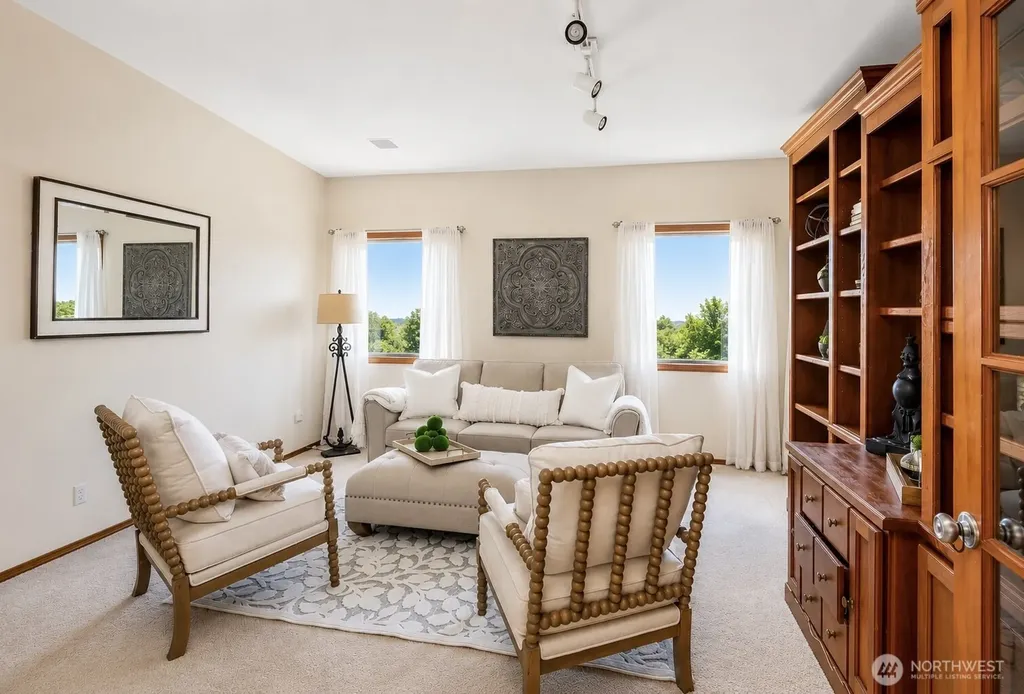 41 Leschi Drive Steilacoom WA 98388
