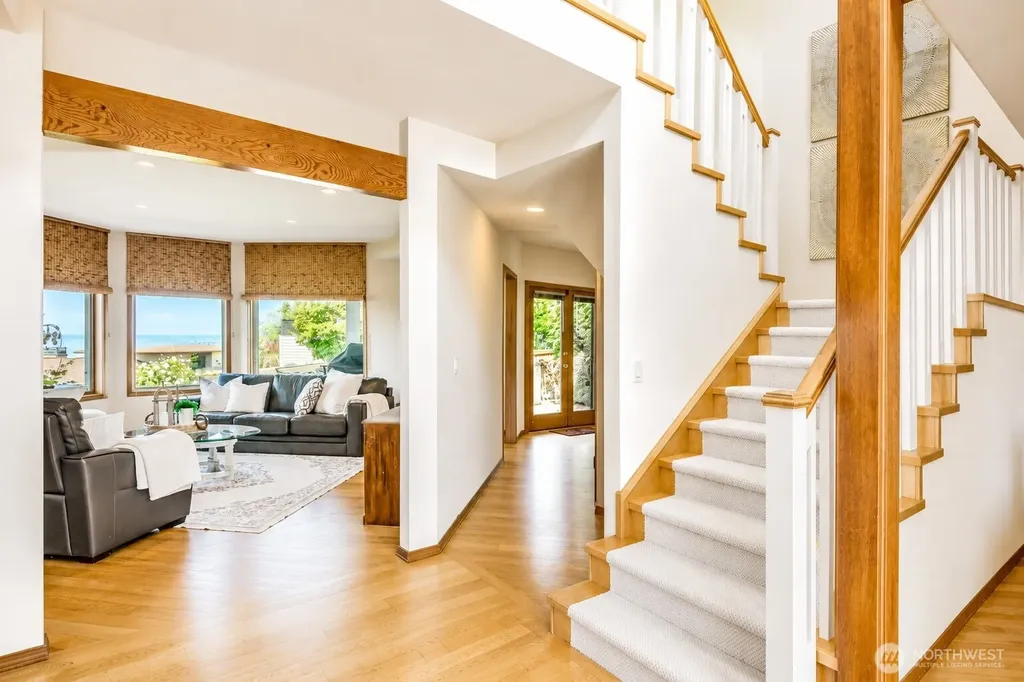 41 Leschi Drive Steilacoom WA 98388