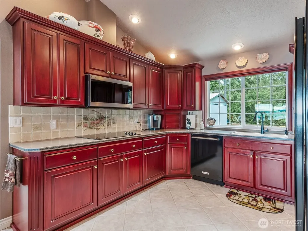 112 Wildwood Shores Brinnon WA 98320