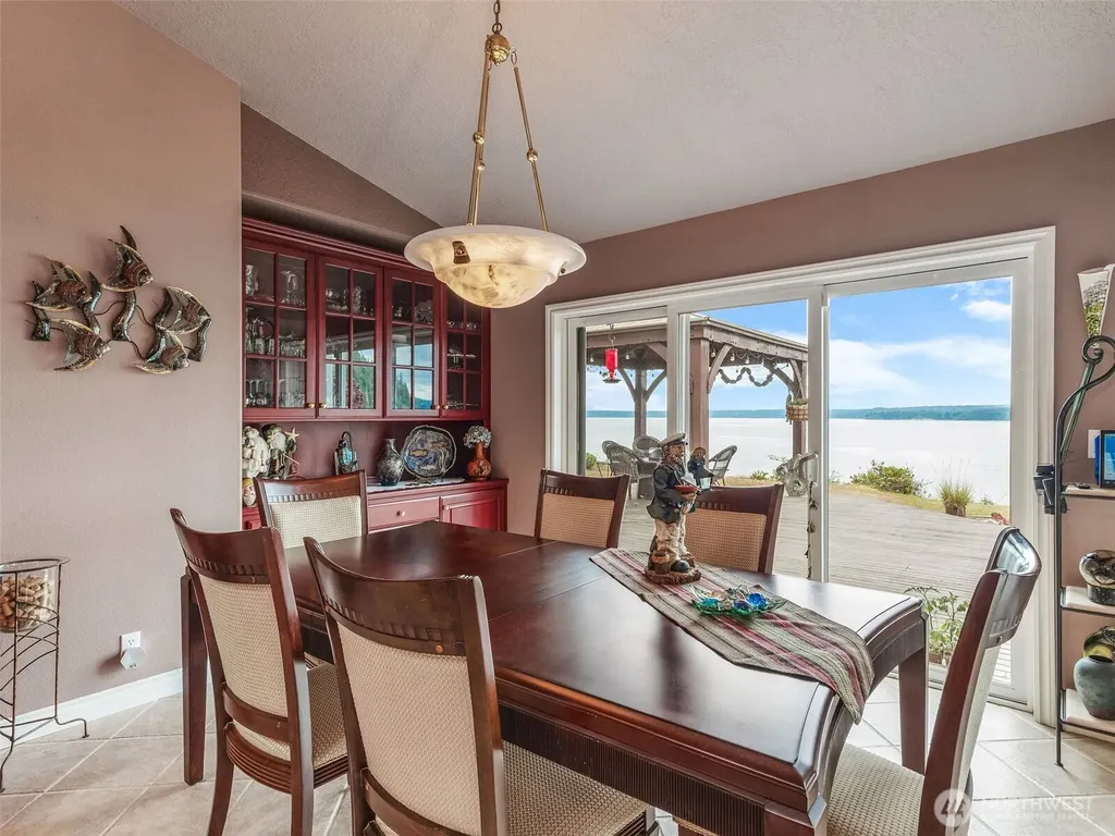 112 Wildwood Shores Brinnon WA 98320