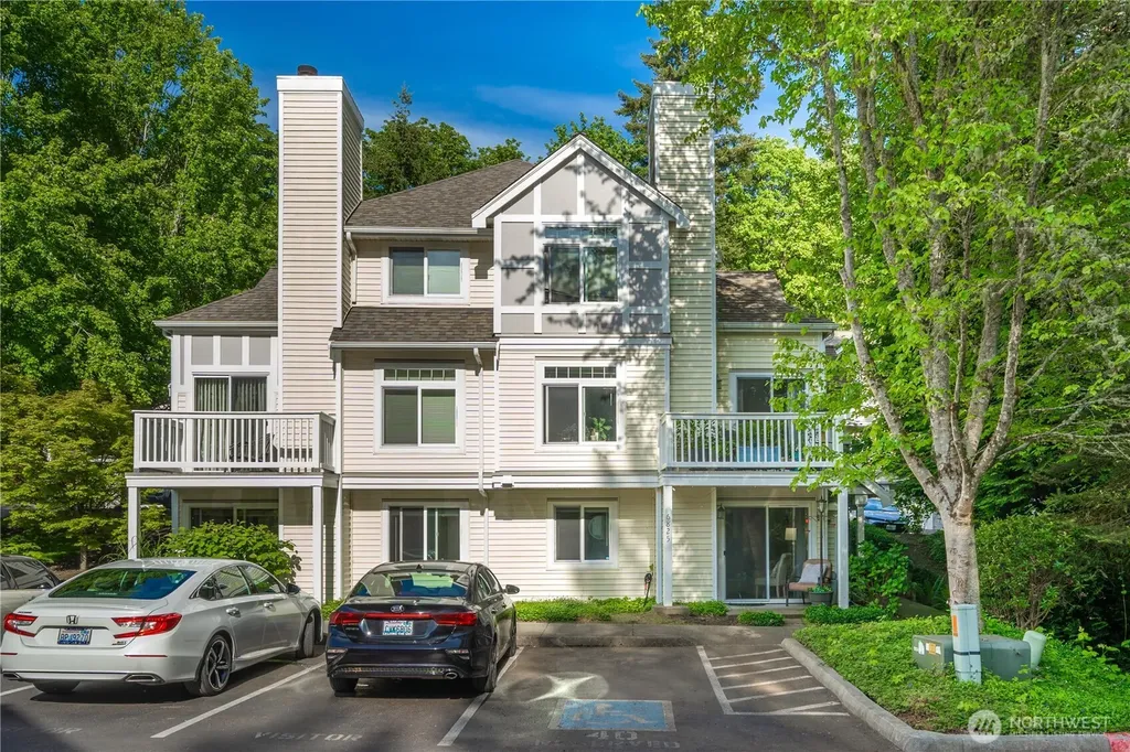 6825 Cougar Mountain Way Bellevue WA 98006