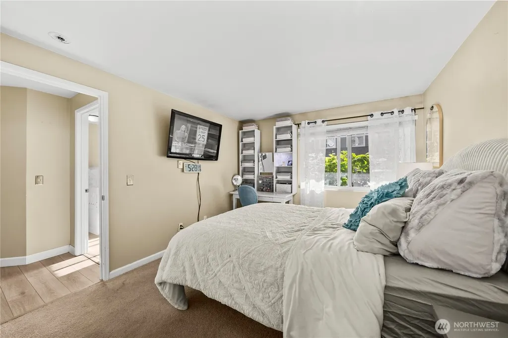 6825 Cougar Mountain Way Bellevue WA 98006