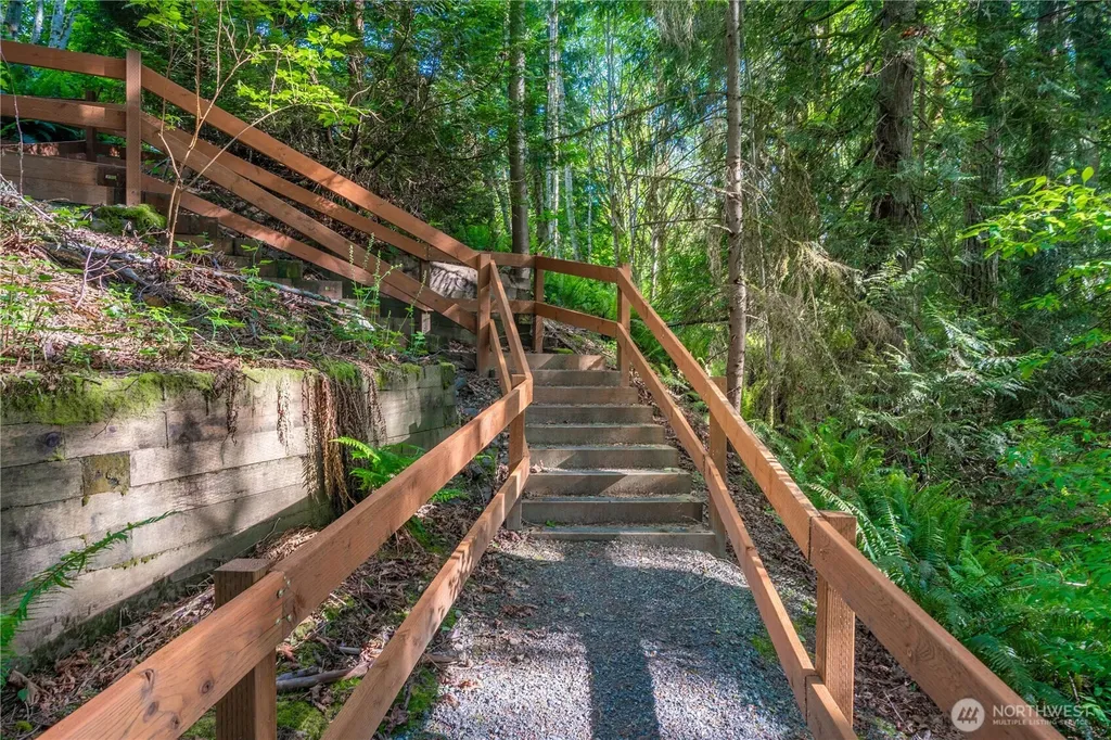 6825 Cougar Mountain Way Bellevue WA 98006