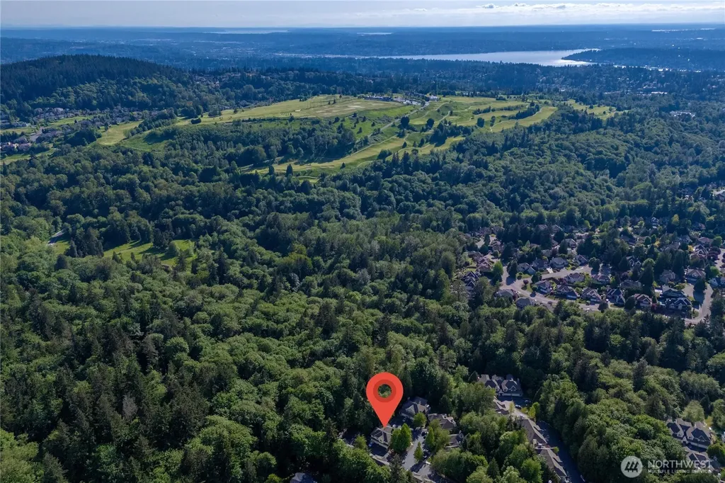 6825 Cougar Mountain Way Bellevue WA 98006